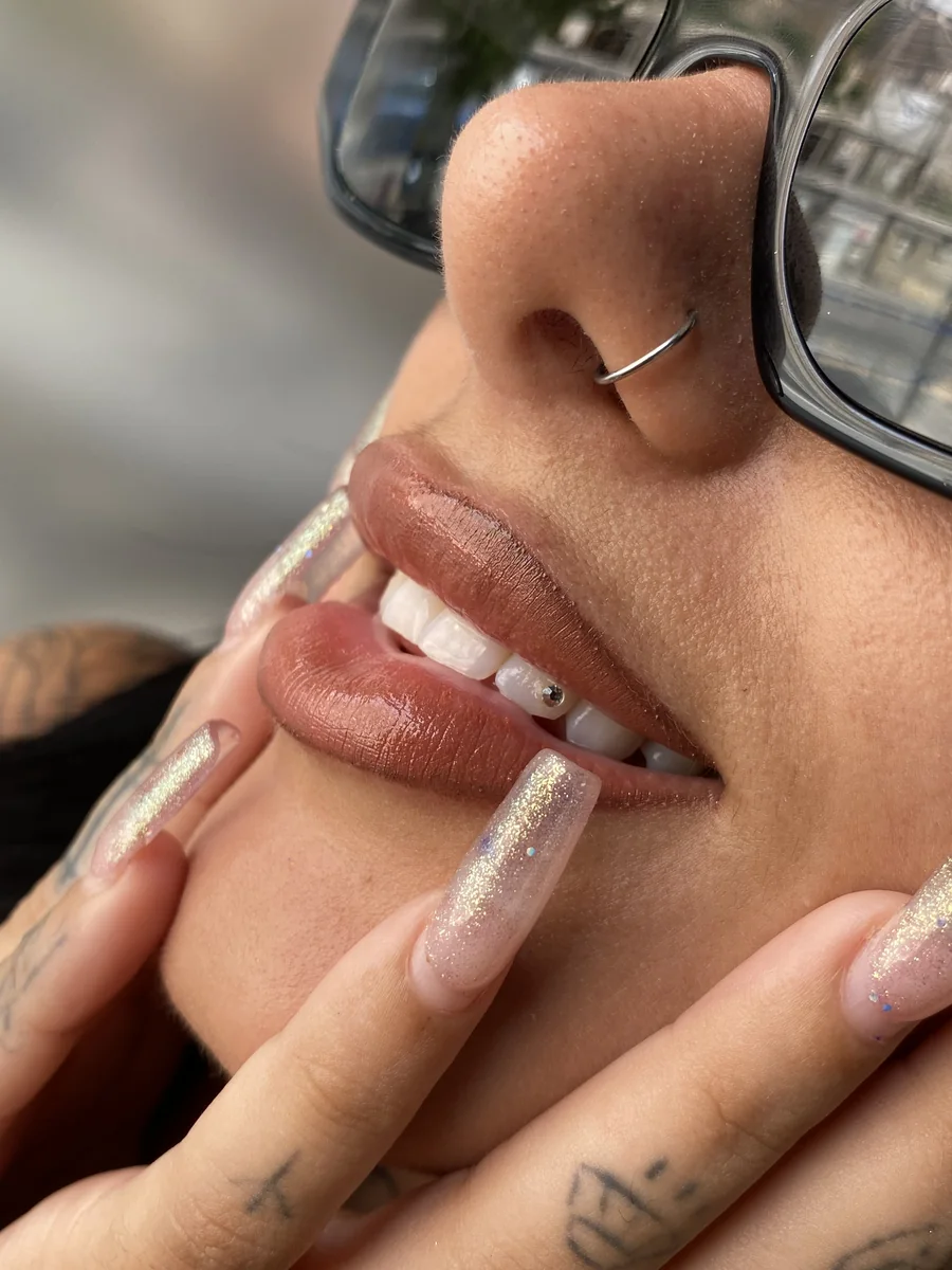 Piercing en la nariz realizado en The Club